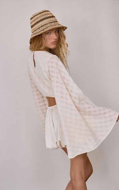 https://mediahub.prettylittlething.com/cnp6753_cream_xl_1