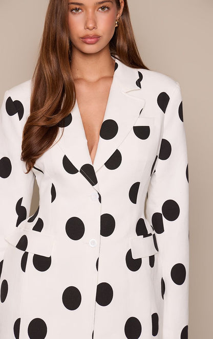 https://mediahub.prettylittlething.com/cnp7264_mono%20polka%20dot_xl_3