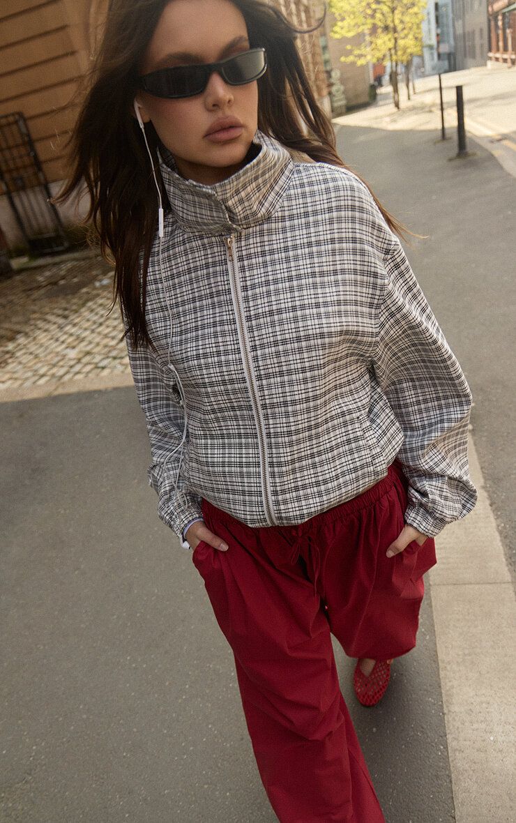https://mediahub.prettylittlething.com/cnp7649_red_xl_3