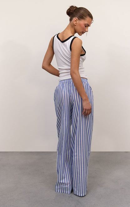 https://mediahub.prettylittlething.com/cnp7674_blue_xl_2