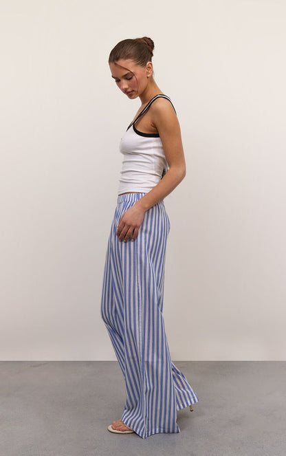 https://mediahub.prettylittlething.com/cnp7674_blue_xl_4