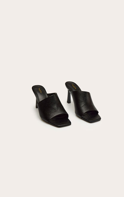 https://mediahub.prettylittlething.com/cnp7906_black_xl_2
