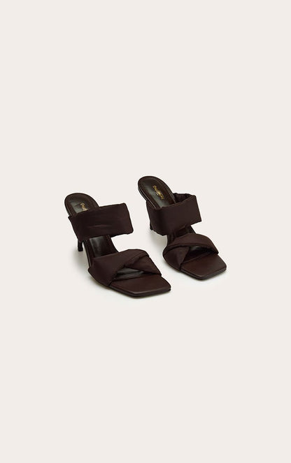 https://mediahub.prettylittlething.com/cnp7907_chocolate_xl_2
