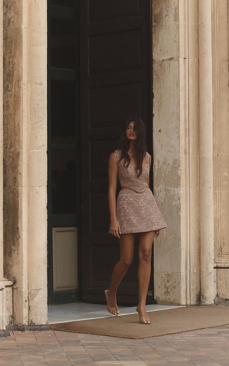 https://mediahub.prettylittlething.com/cnp8021_taupe_xl_3