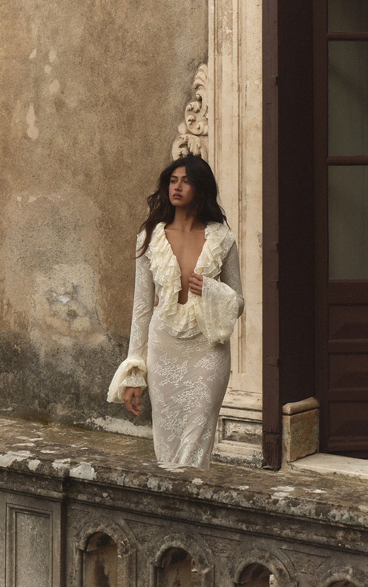 https://mediahub.prettylittlething.com/cnp8029_cream_xl_4