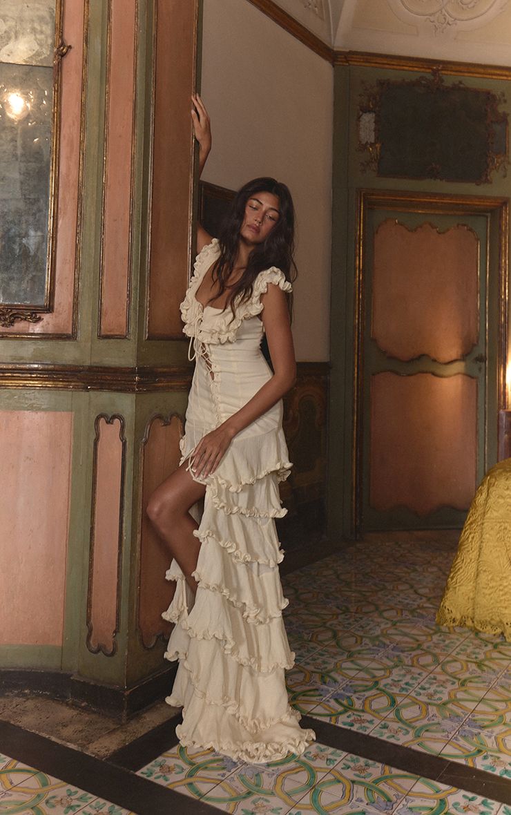 https://mediahub.prettylittlething.com/cnp8033_cream_xl_3
