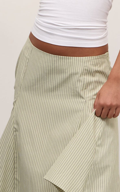 https://mediahub.prettylittlething.com/cnp8080_green_xl_3