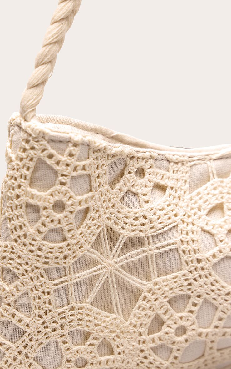 https://mediahub.prettylittlething.com/cnp8153_cream_xl_4