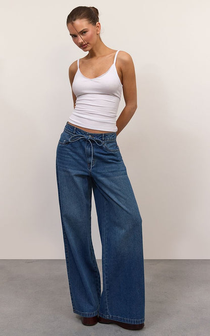 https://mediahub.prettylittlething.com/cnp8269_White_xl_2