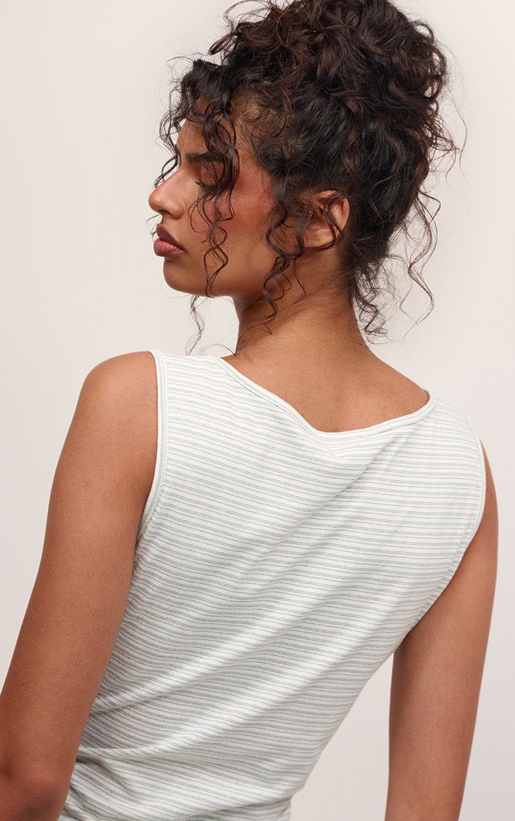 https://mediahub.prettylittlething.com/cnp8311_sage%20green_xl_1