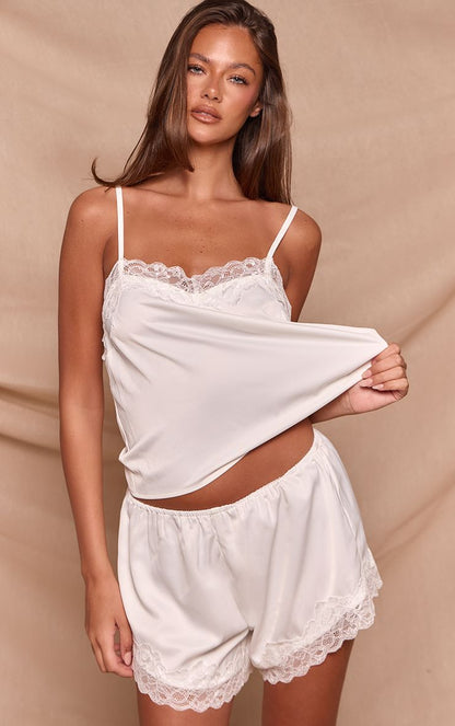 https://mediahub.prettylittlething.com/cnp8508_white_xl_2