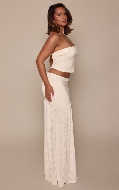 https://mediahub.prettylittlething.com/cnp8732_cream_xl_1