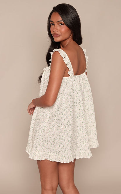 https://mediahub.prettylittlething.com/cnp9488_white_xl_1