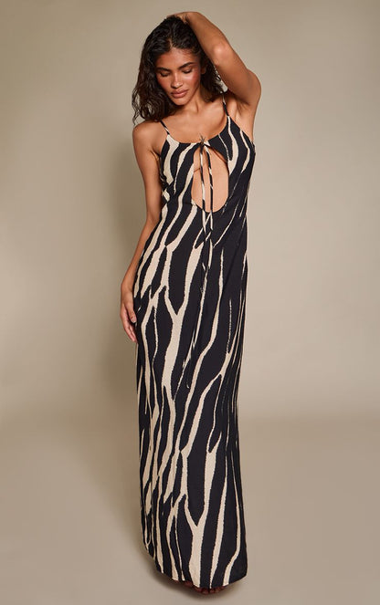 https://mediahub.prettylittlething.com/cnp9769_black_xl_3