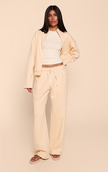 https://mediahub.prettylittlething.com/cnp9999_butter%20cream_xl_1