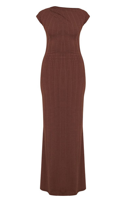https://mediahub.prettylittlething.com/cnq0008_chocolate_xl_4