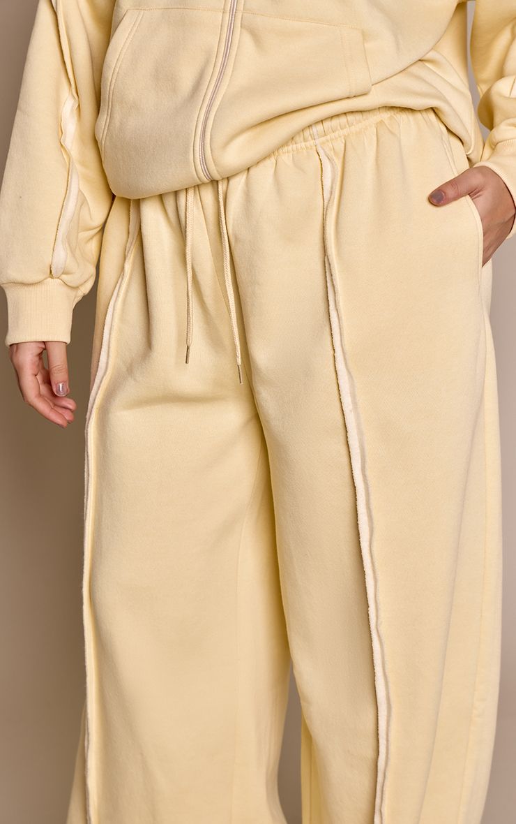 https://mediahub.prettylittlething.com/cnq0383_butter%20yellow_xl_3