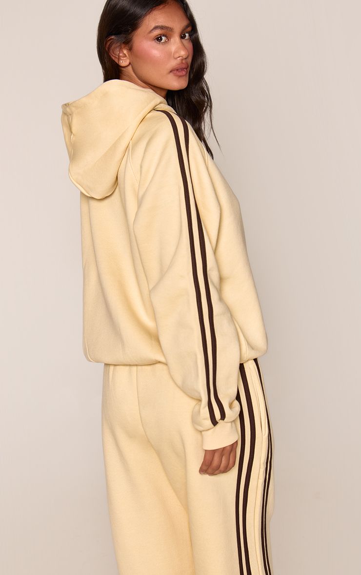https://mediahub.prettylittlething.com/cnq0428_butter%20cream_xl_1