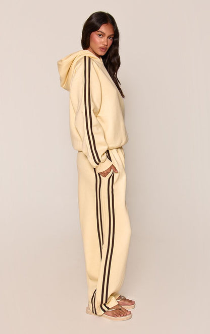 https://mediahub.prettylittlething.com/cnq0429_butter%20cream_xl
