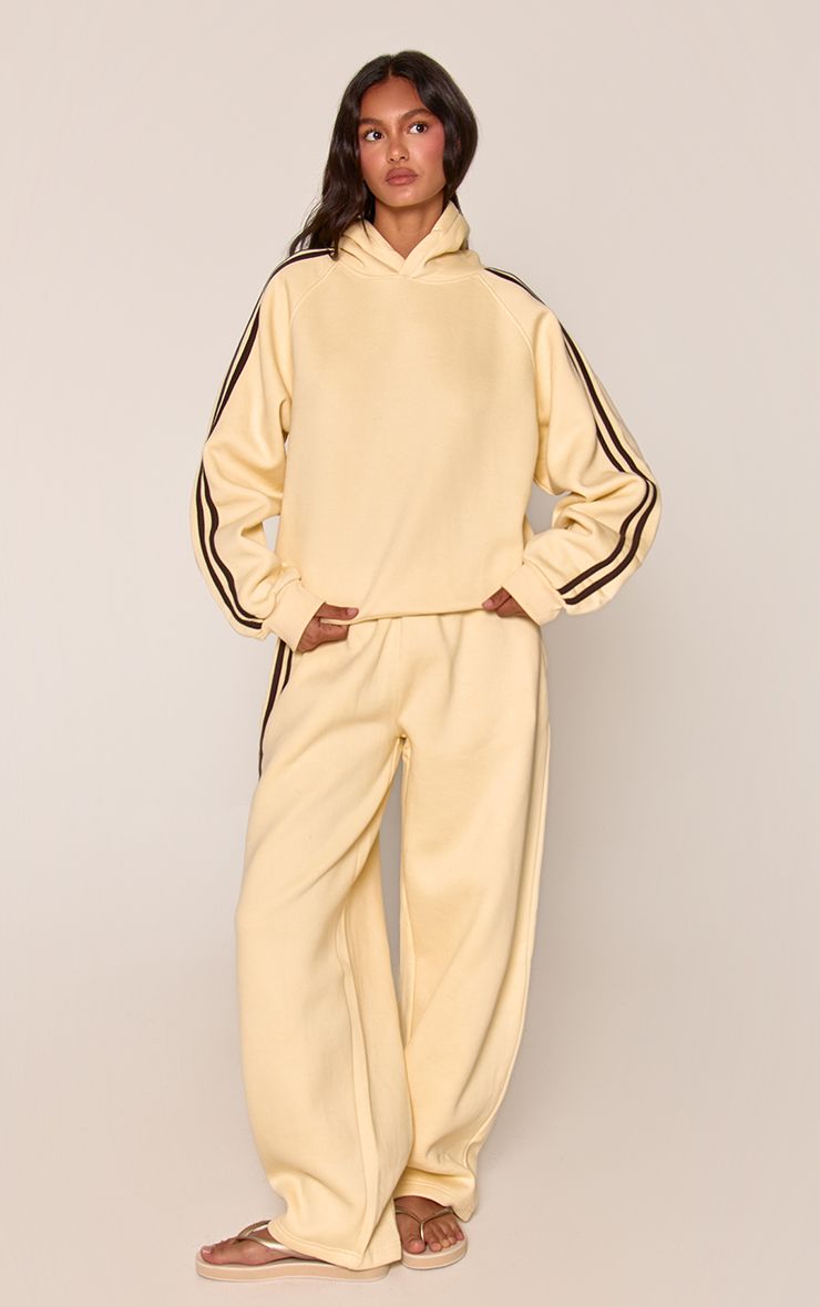 https://mediahub.prettylittlething.com/cnq0429_butter%20cream_xl_3