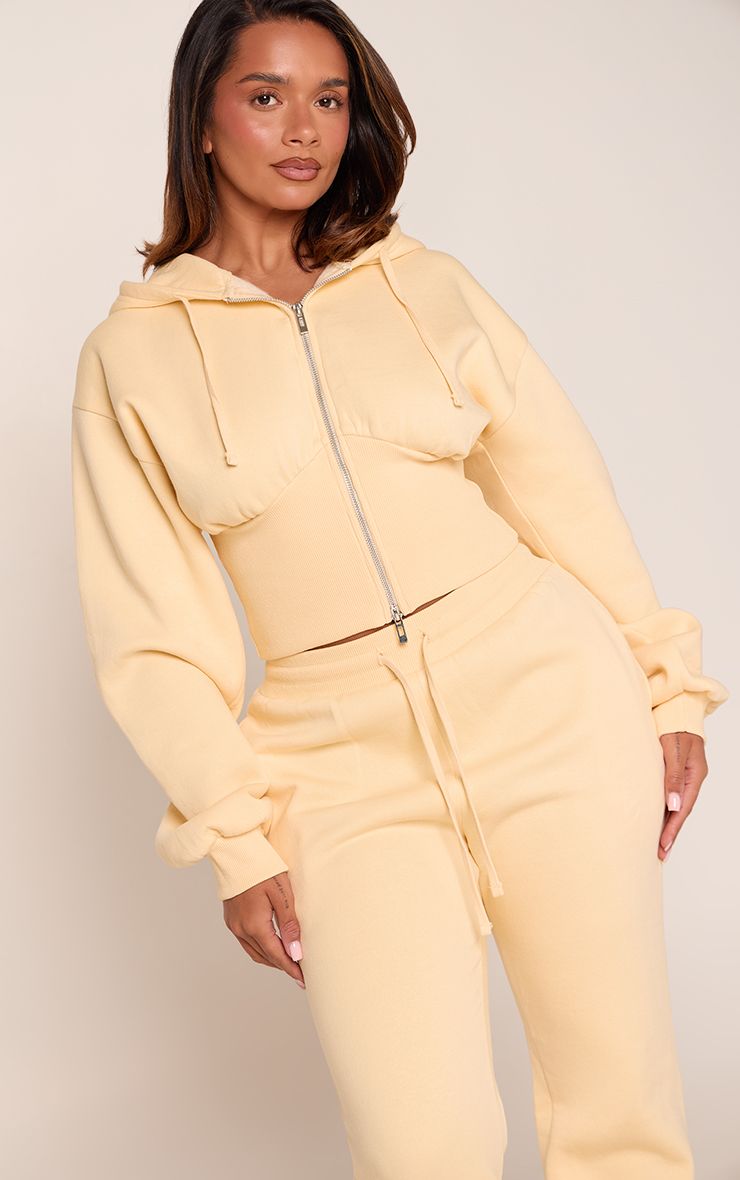 https://mediahub.prettylittlething.com/cnq0553_butter%20yellow_xl_3