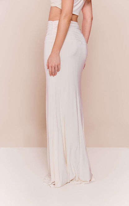 https://mediahub.prettylittlething.com/cnq0595_almond_xl_2