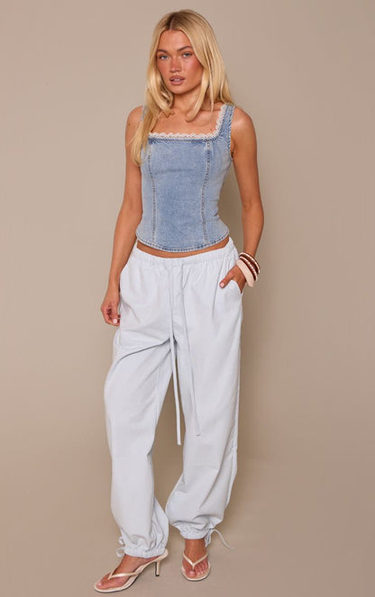 https://mediahub.prettylittlething.com/cnq0702_mid%20blue%20wash_xl_2