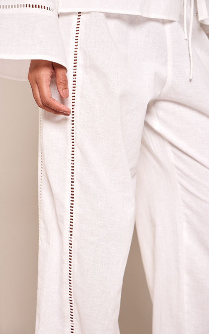 https://mediahub.prettylittlething.com/cnq0942_white_xl_3