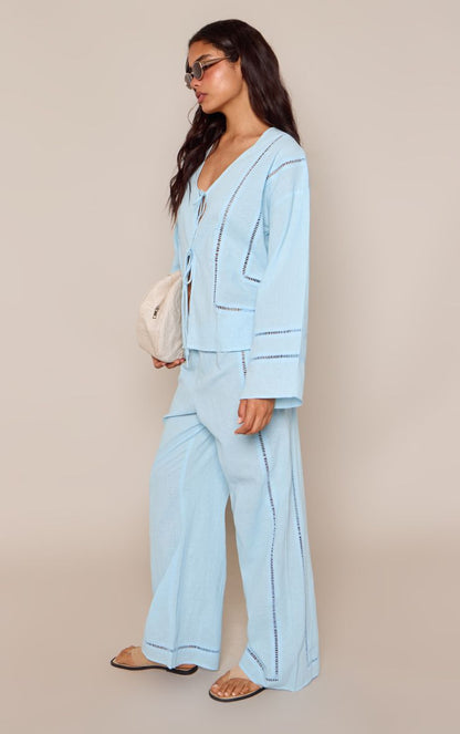 https://mediahub.prettylittlething.com/cnq0943_blue_xl_1