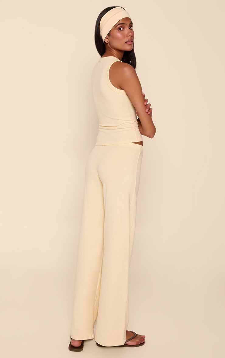https://mediahub.prettylittlething.com/cnq1263_butter%20yellow_xl_2