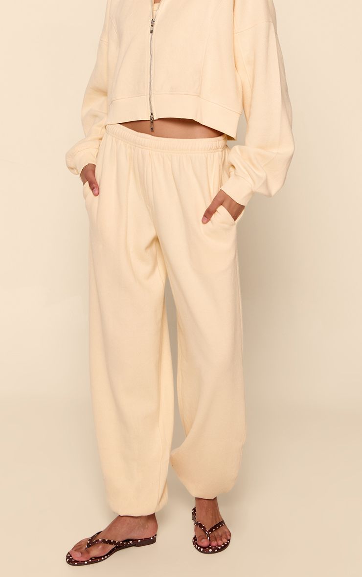 https://mediahub.prettylittlething.com/cnq1750_butter%20yellow_xl_1