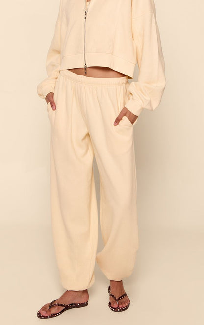 https://mediahub.prettylittlething.com/cnq1750_butter%20yellow_xl_1