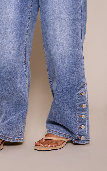 https://mediahub.prettylittlething.com/cnq2808_mid%20blue%20wash_xl_3