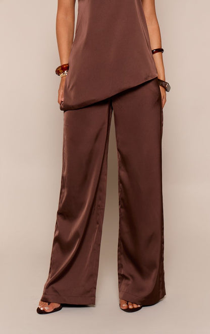 https://mediahub.prettylittlething.com/cnq3174_chocolate_xl_3