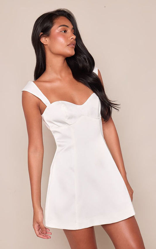 https://mediahub.prettylittlething.com/cnq3253_white_xl