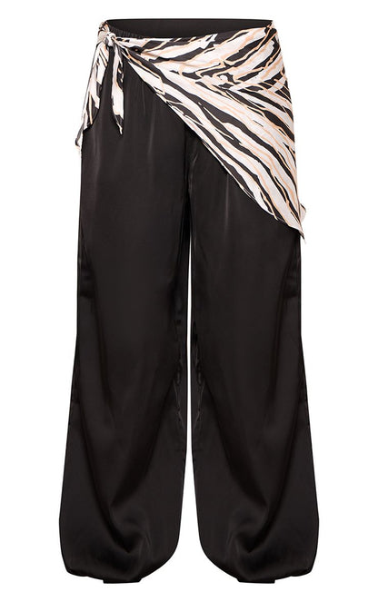 https://mediahub.prettylittlething.com/cnq3412_black_xl_4