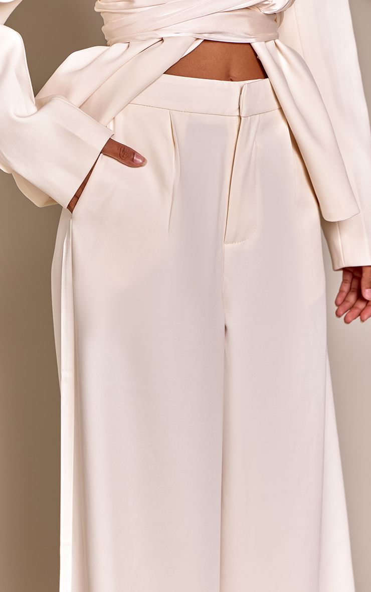 https://mediahub.prettylittlething.com/cnq4041_cream_xl_3
