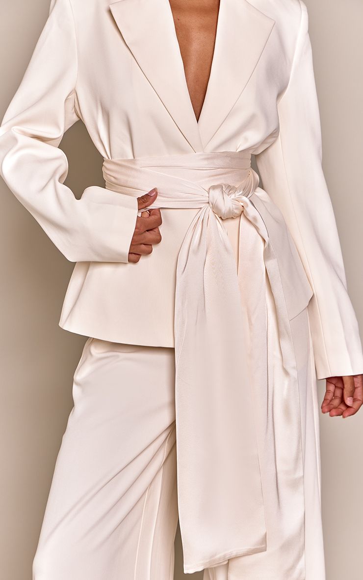 https://mediahub.prettylittlething.com/cnq4076_cream_xl_3