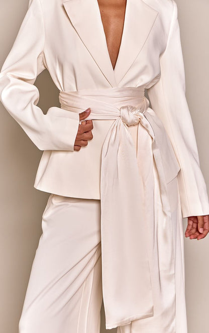 https://mediahub.prettylittlething.com/cnq4076_cream_xl_3