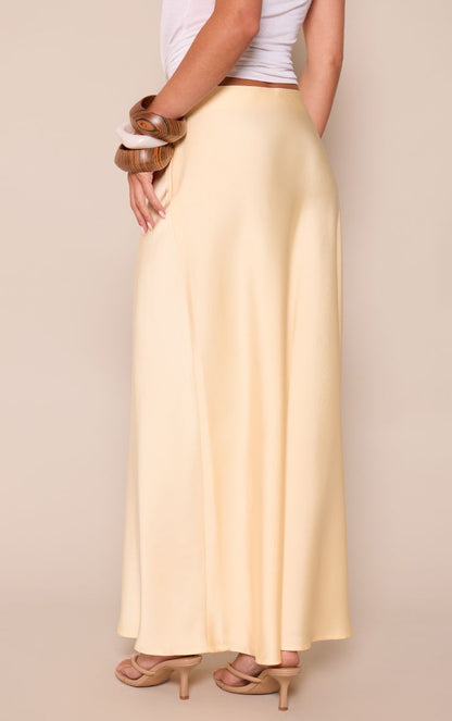 https://mediahub.prettylittlething.com/cnq4216_butter%20yellow_xl_2