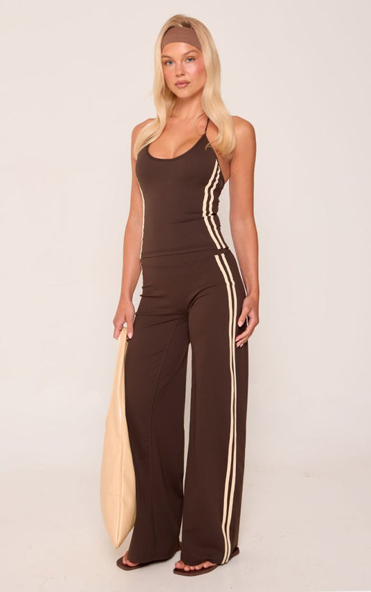 https://mediahub.prettylittlething.com/cnq4676_chocolate_xl