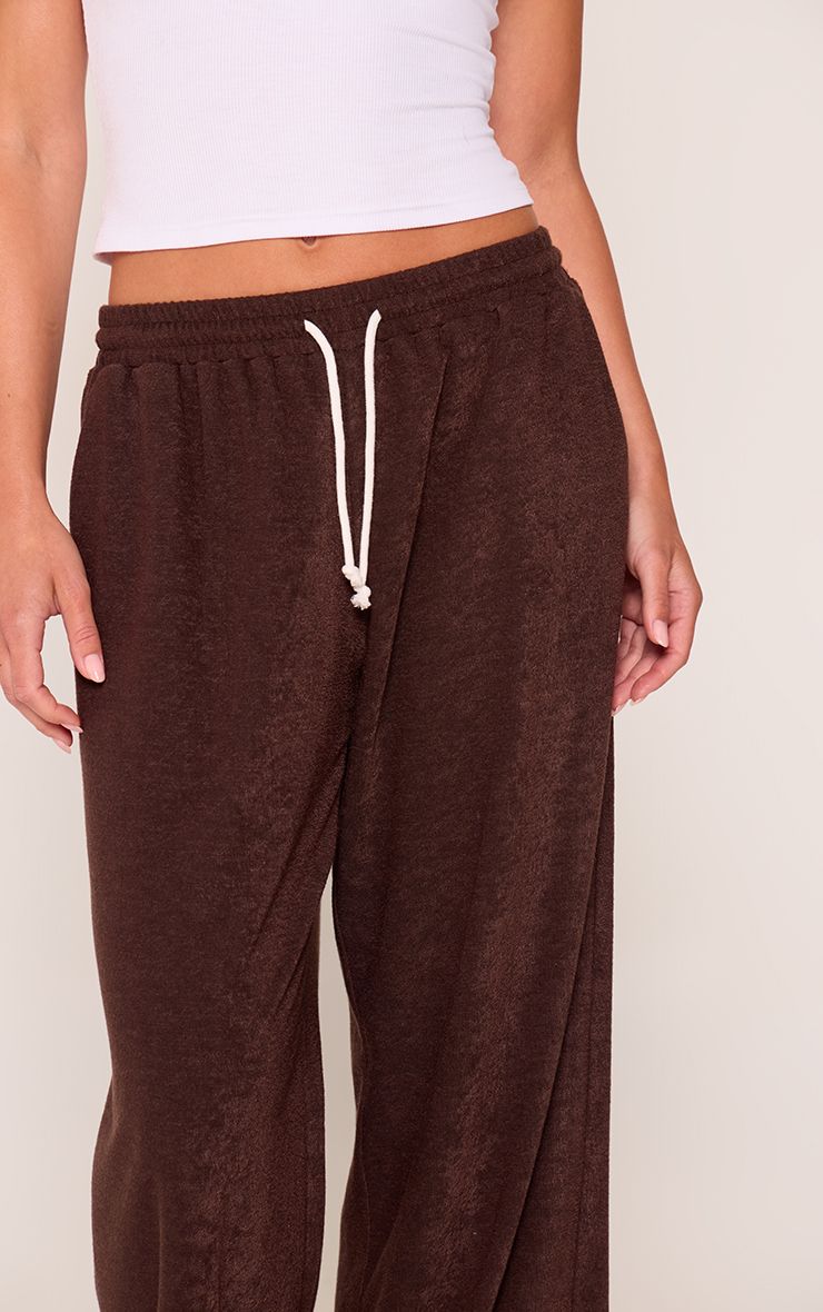 https://mediahub.prettylittlething.com/cnq4795_chocolate_xl_3