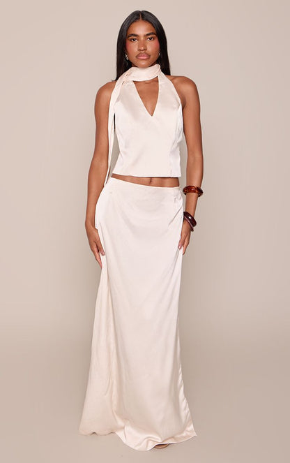https://mediahub.prettylittlething.com/cnq4932_oyster_xl_2