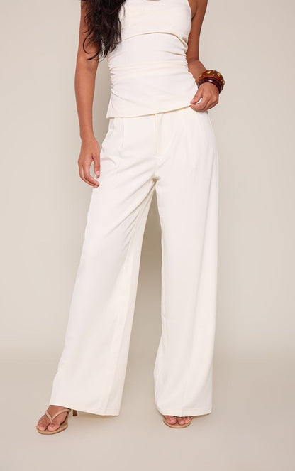 https://mediahub.prettylittlething.com/cnq5020_cream_xl_1