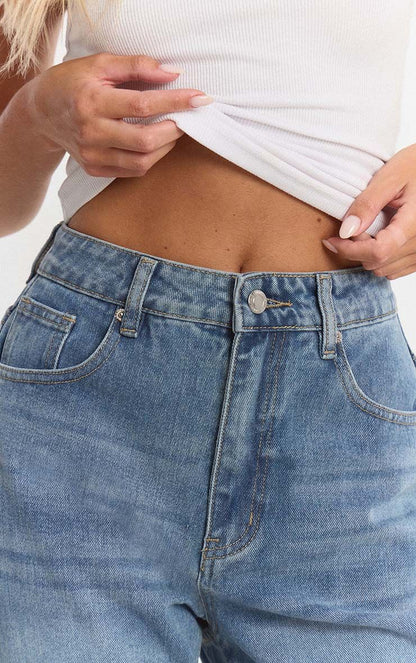 https://mediahub.prettylittlething.com/cnq5217_mid%20blue%20wash_xl_3