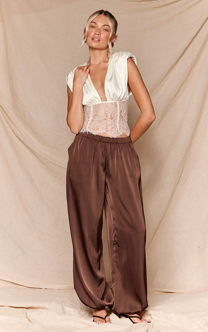 https://mediahub.prettylittlething.com/cnq5479_cream_xl_2