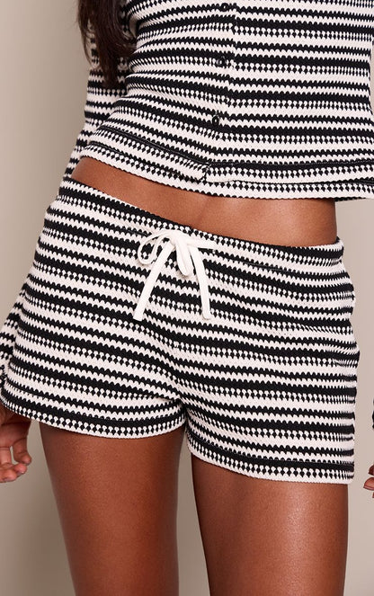 https://mediahub.prettylittlething.com/cnq5556_black_xl_4