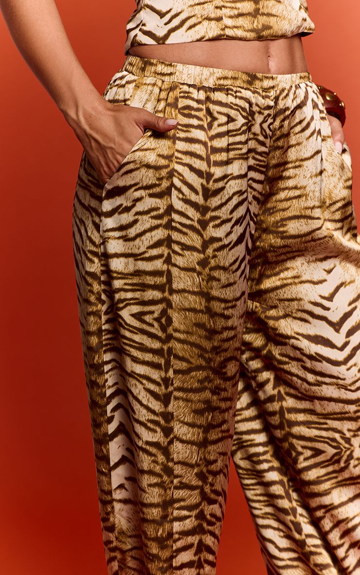 https://mediahub.prettylittlething.com/cnq5563_multi_xl_3