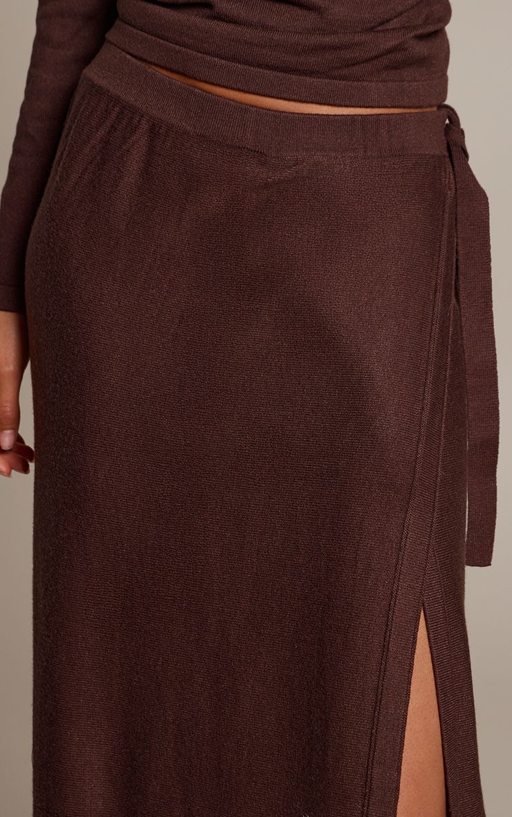 https://mediahub.prettylittlething.com/cnq5692_chocolate_xl_4