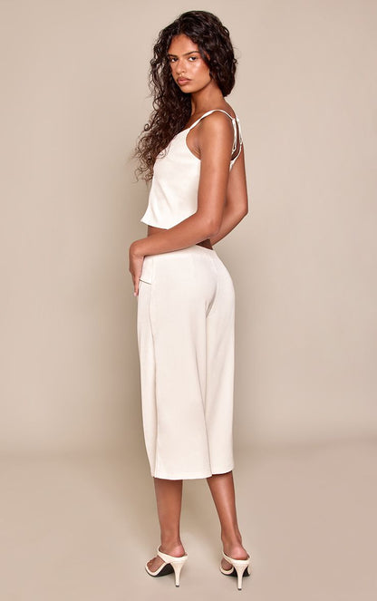 https://mediahub.prettylittlething.com/cnq5986_cream_xl_2